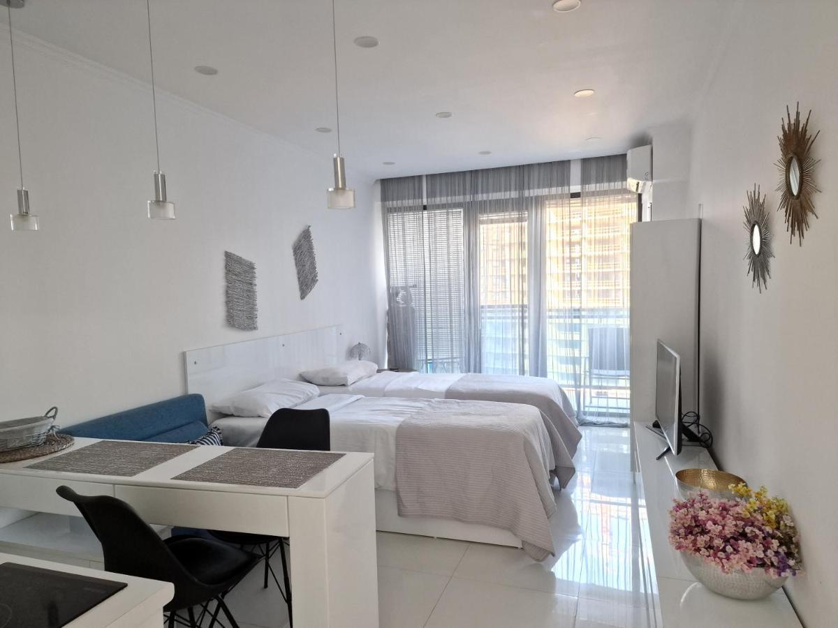 Your Beach Tower Batumi Bagian luar foto