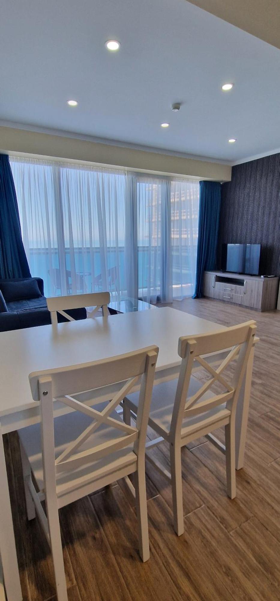 Your Beach Tower Batumi Ruang foto