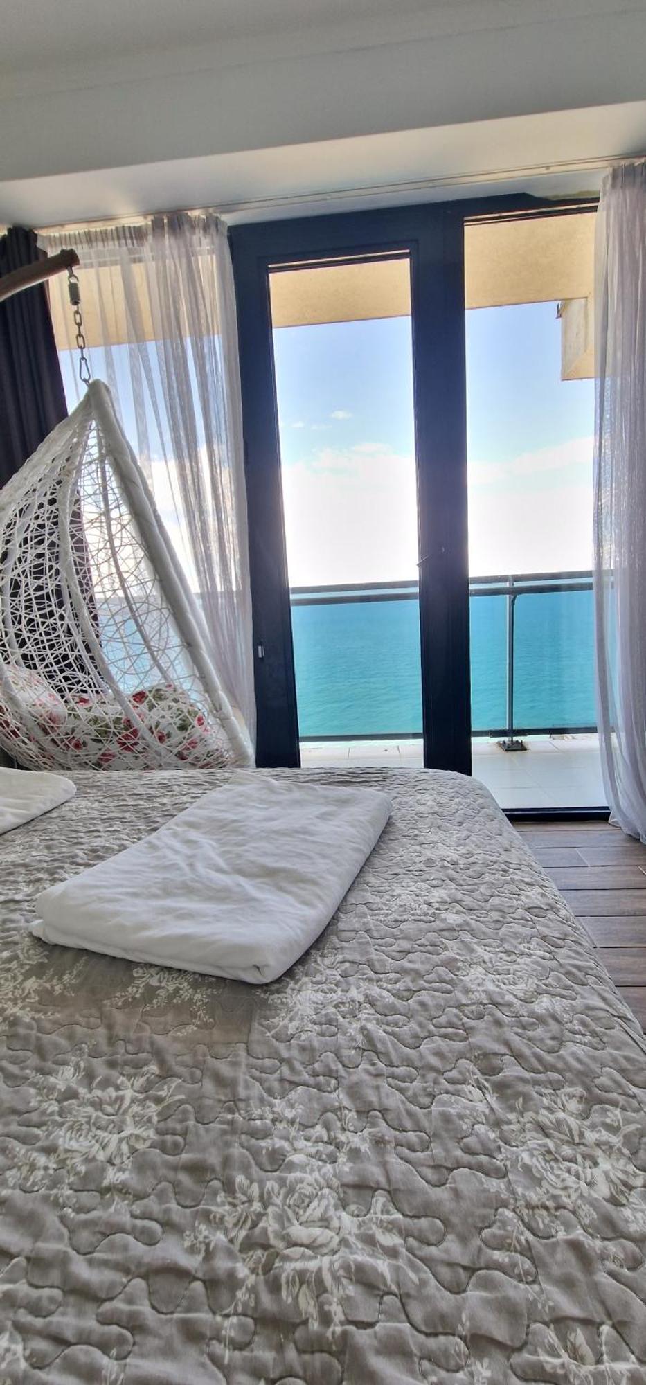Your Beach Tower Batumi Ruang foto